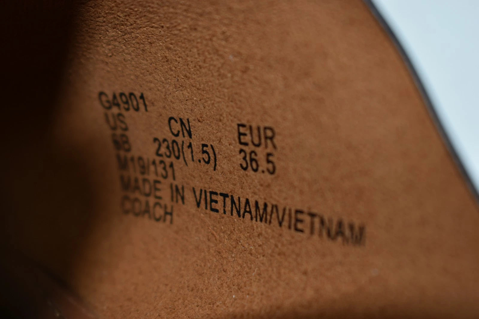 New Coach Sz 6 Slip On Sandals Leather Slides Brown Cognac Toe Loop Flats Buckle