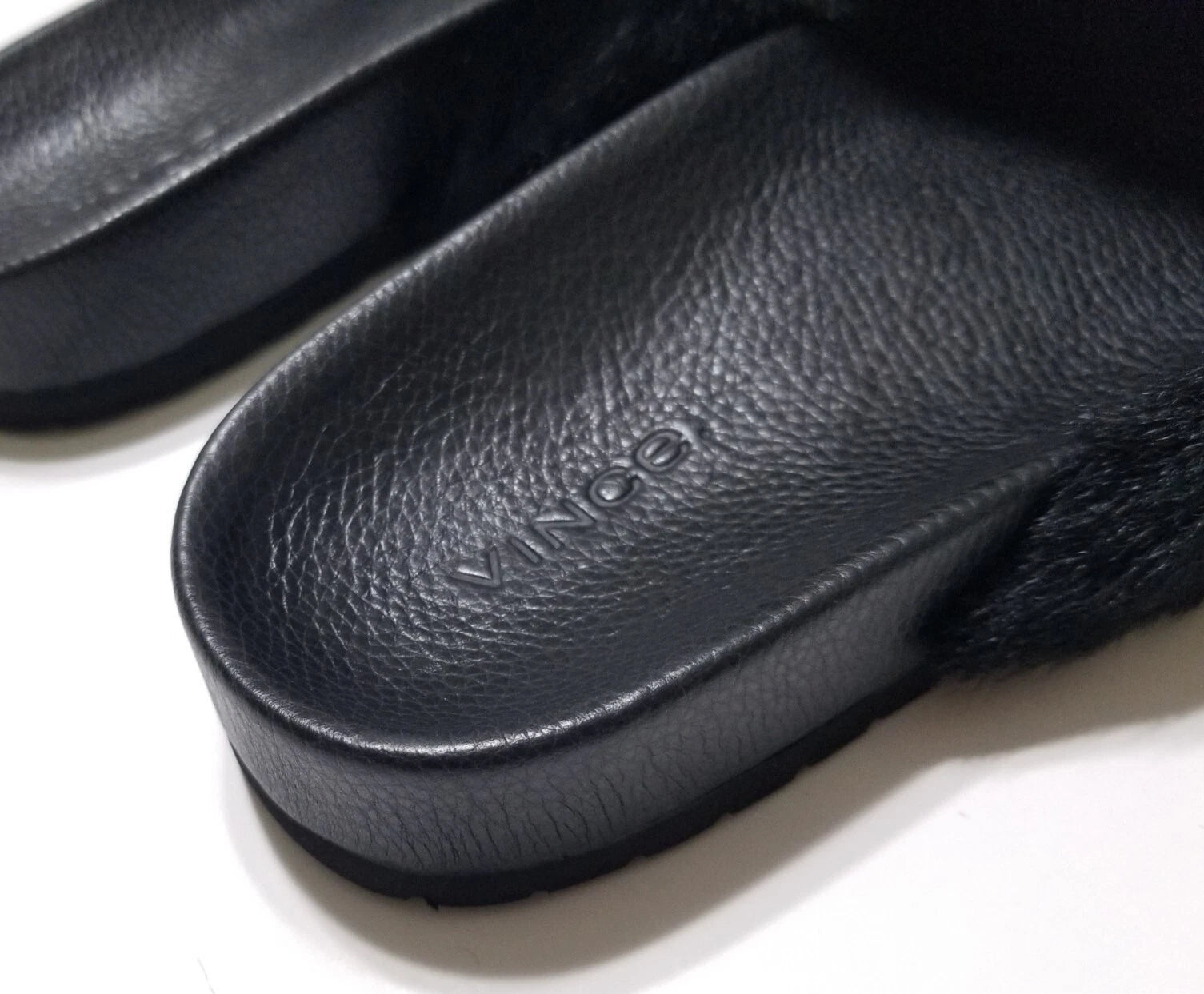 NIB Vince Garrison Italian Lamb Fur & Leather Slide Sandal in Black $250