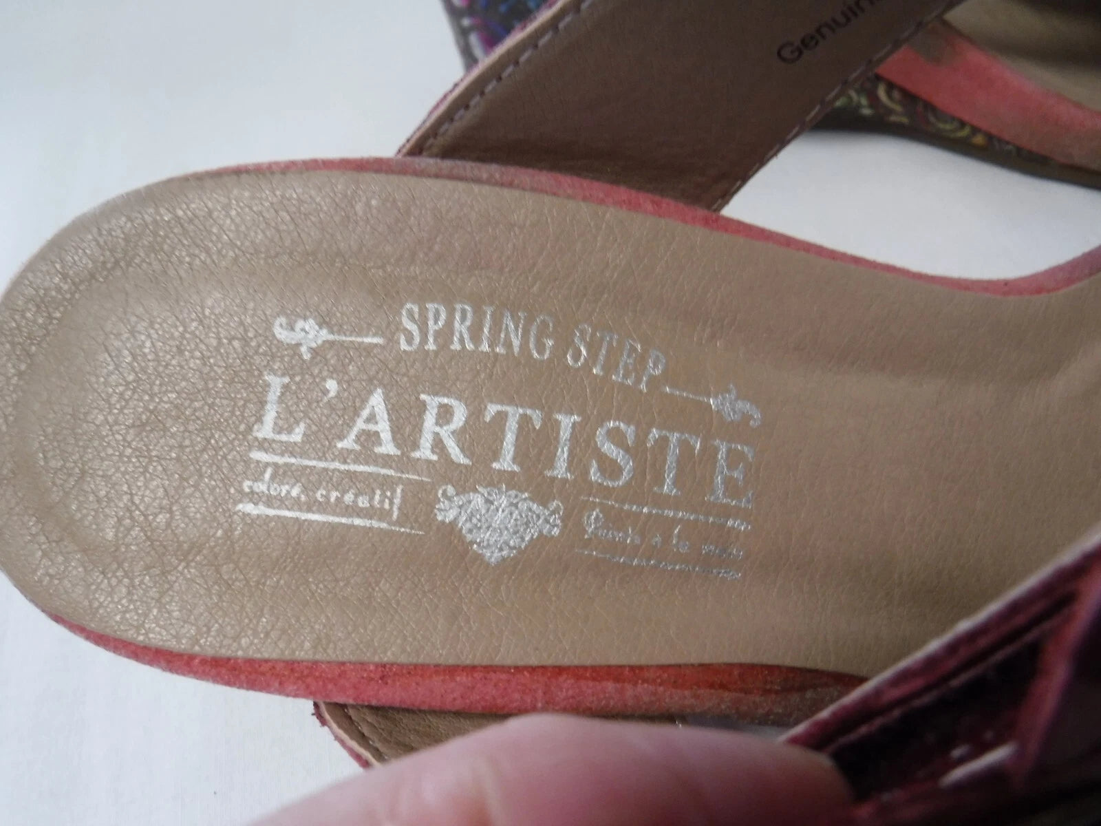 L’artiste By Spring Shayla Wedge Sandal Size 39 / 8.5 Red Green Floral Appliqué