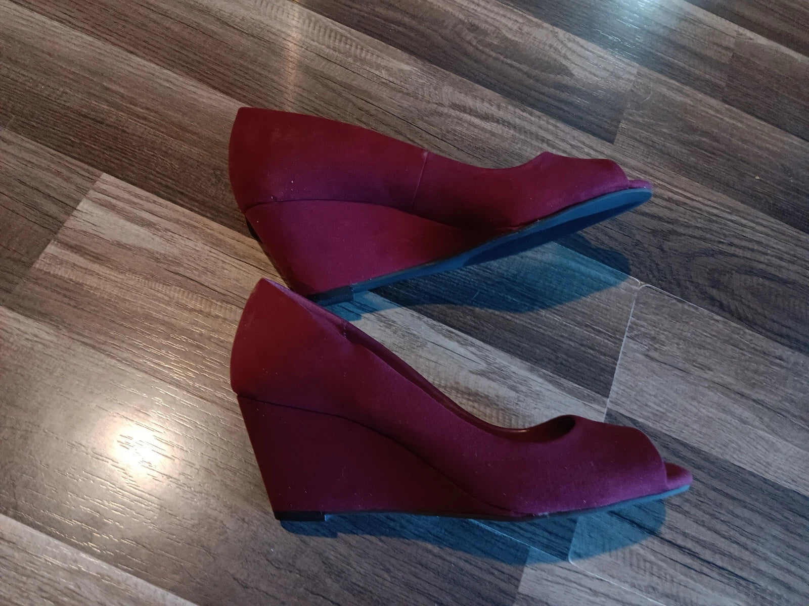 Torrid women's peep toe miniwedge suede style, size 7W burgundy shoes, NEW