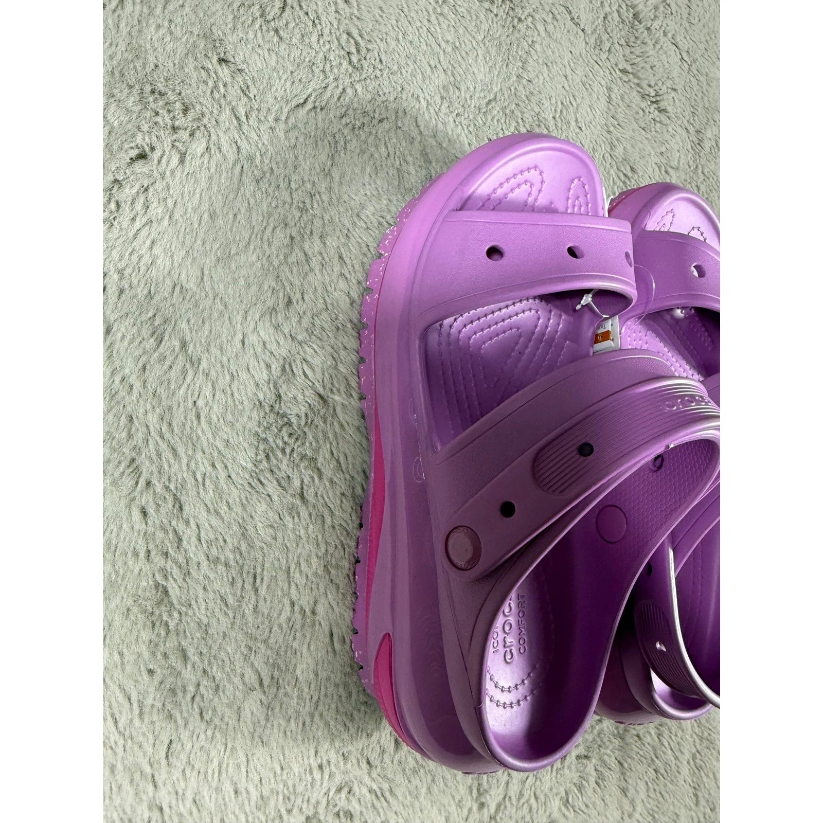 NWT Crocs M9/W11 Mega Crush Sandal Lavender Very Berry Platform Comfort Shoes