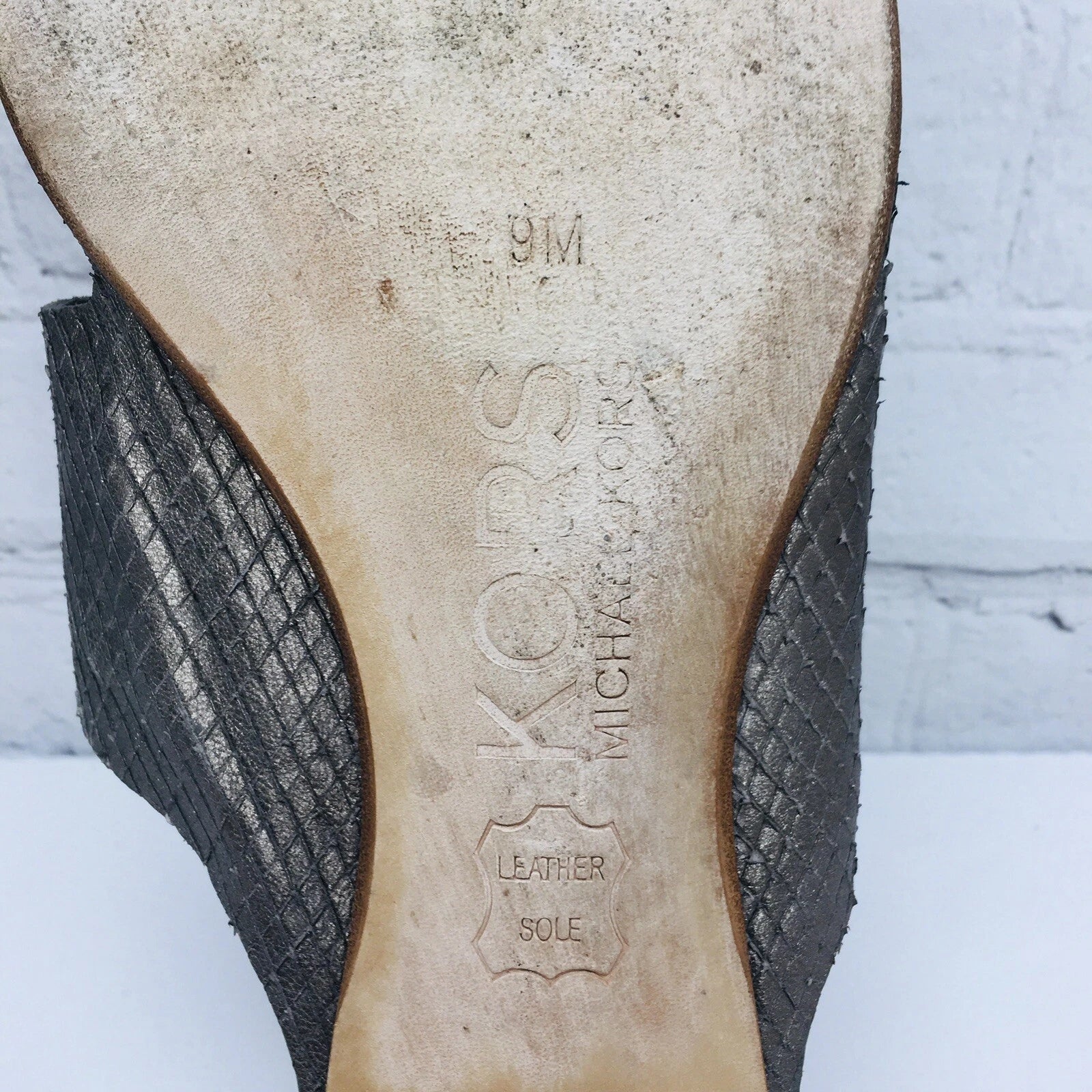 Michael Kors MK Sandals Women's 9M Metallic Gray Toe Ring Slide Flat Flip Flop