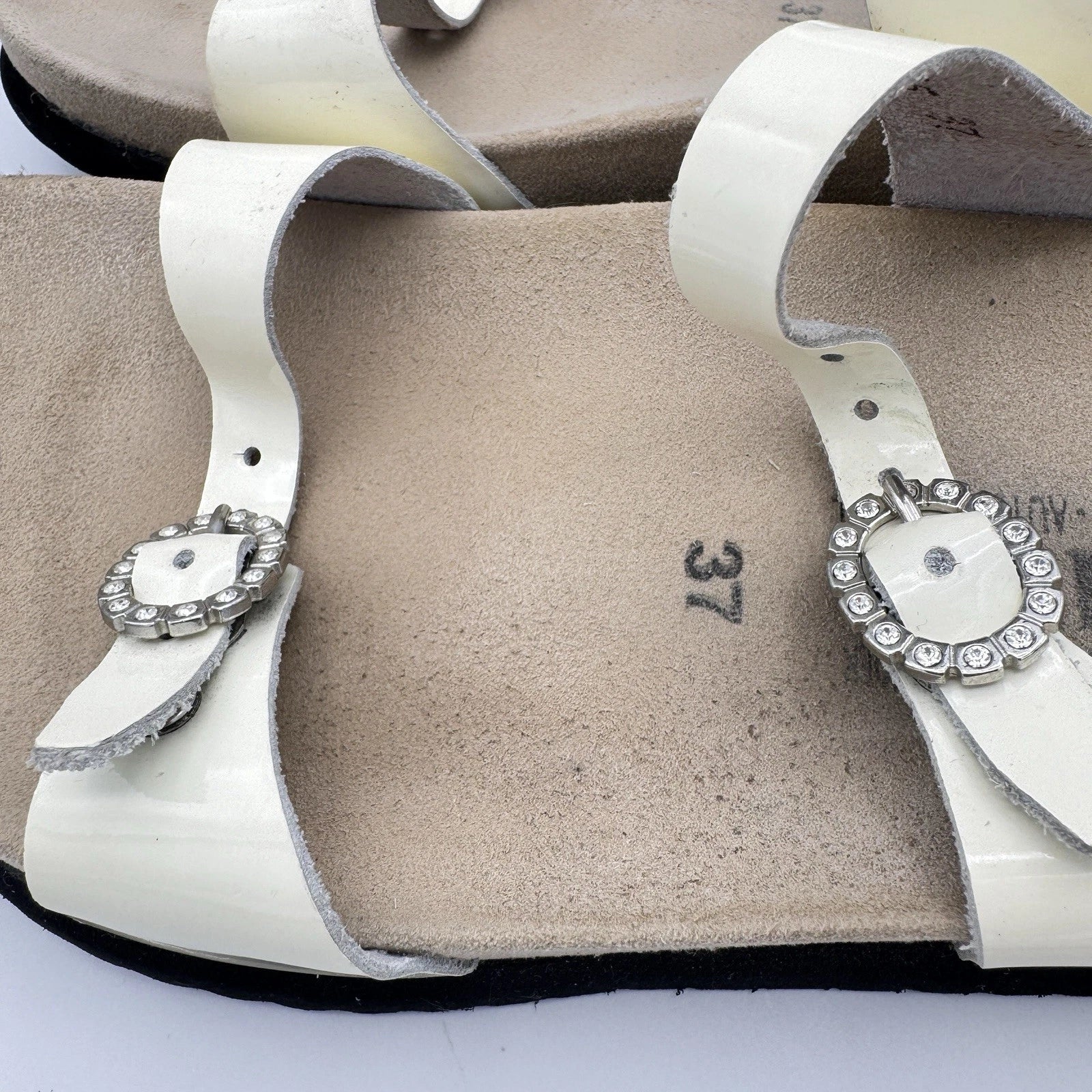 Mephisto Norie Bling Buckle Slide Sandals Ivory Patent Leather Flat Size 7 37