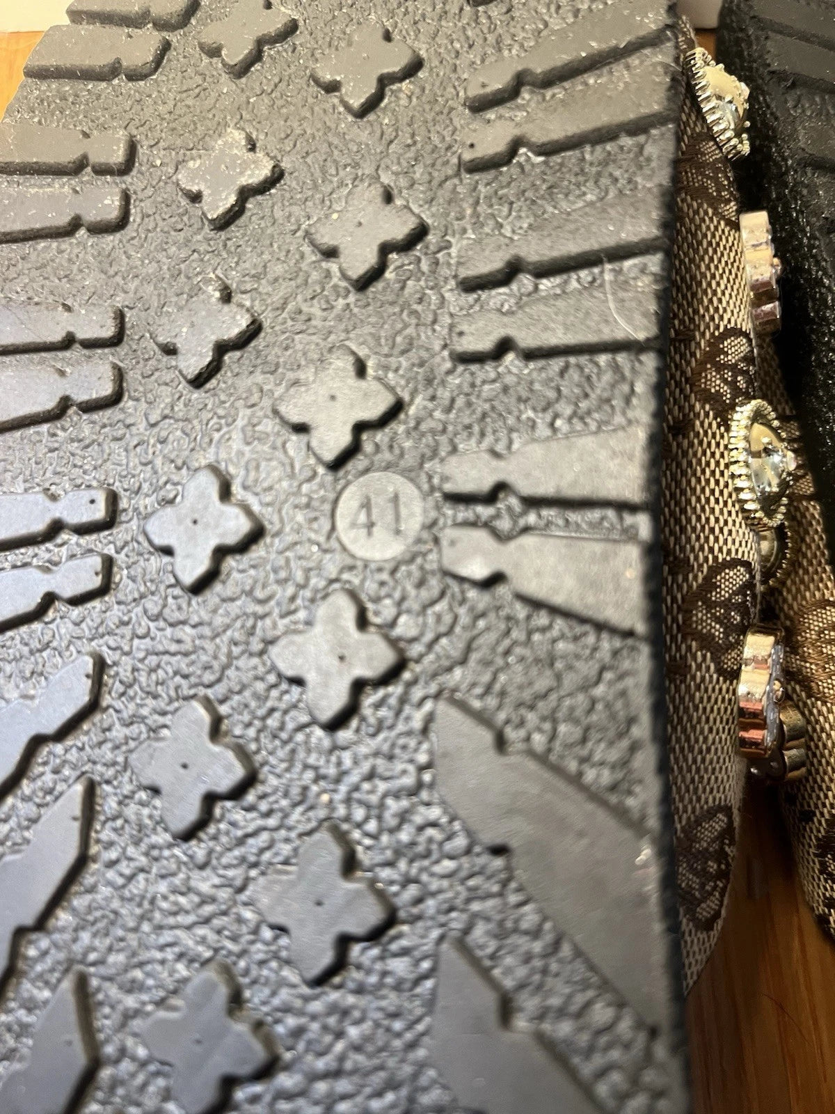 Vittorio Ventura Women’s Size 10 Buckle Embellished Thick Sole Slide Sandals