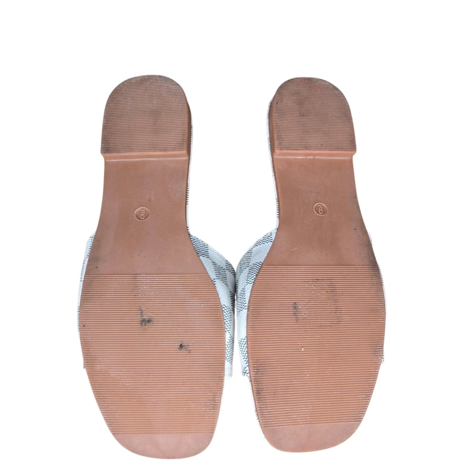 Womens Faux Leather Gray White Checkered Open Toe Flats Slide Sandals Size 9