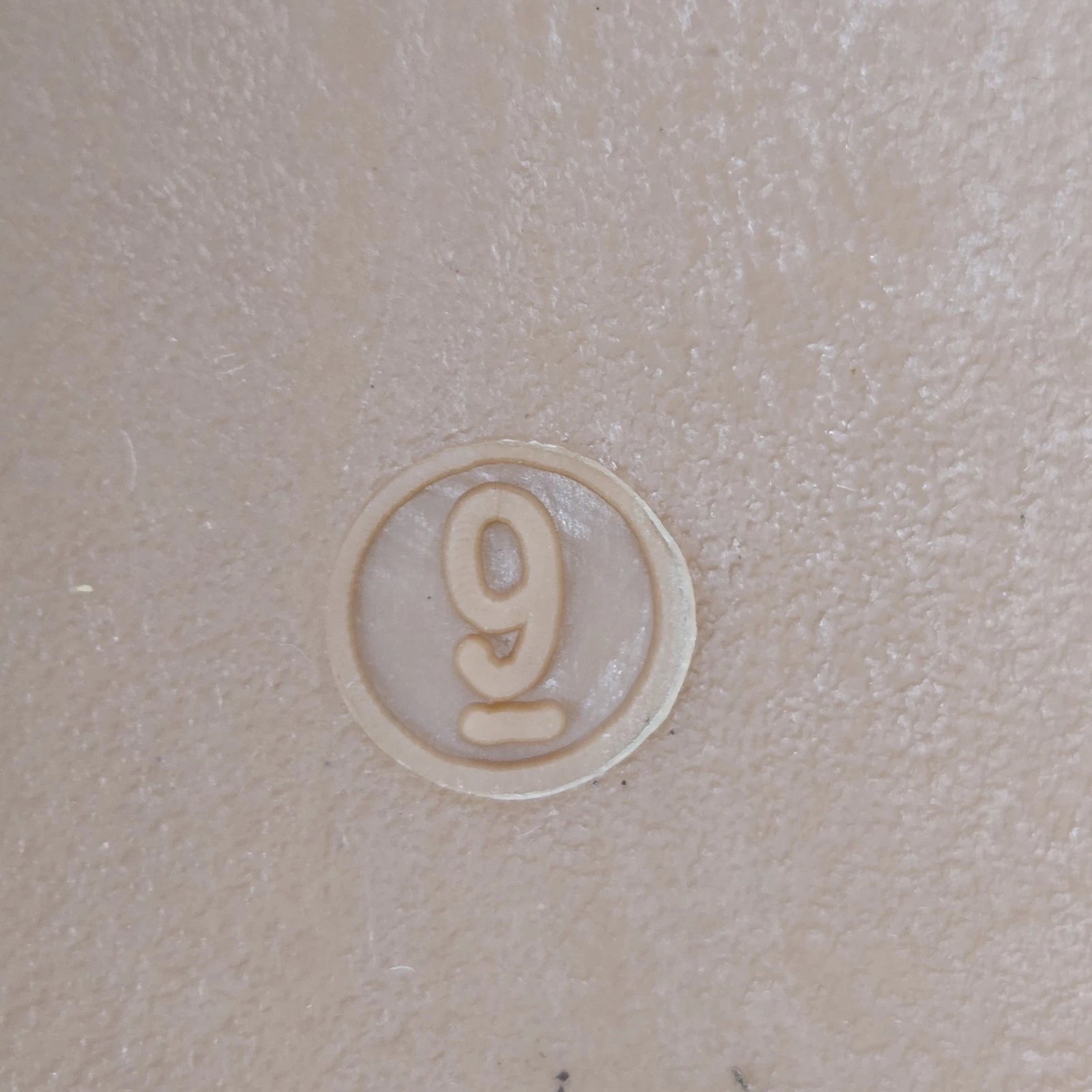 Womens Faux Leather Gray White Checkered Open Toe Flats Slide Sandals Size 9