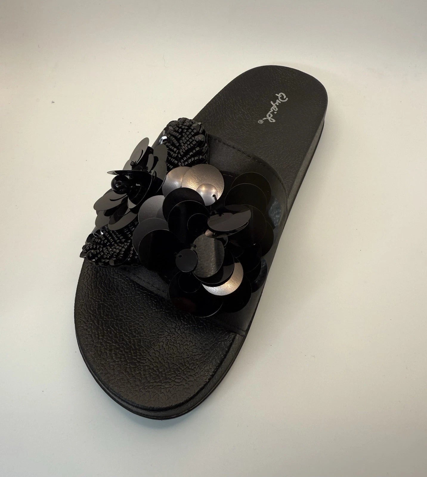 Qupid Women's Fashion Satin Black Flower Slides Sandals Flip Flops Sz 6 New