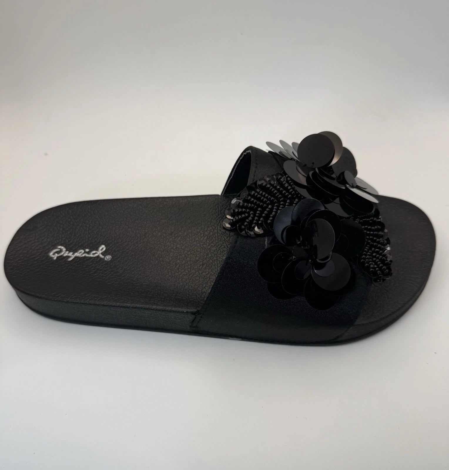 Qupid Women's Fashion Satin Black Flower Slides Sandals Flip Flops Sz 8 New