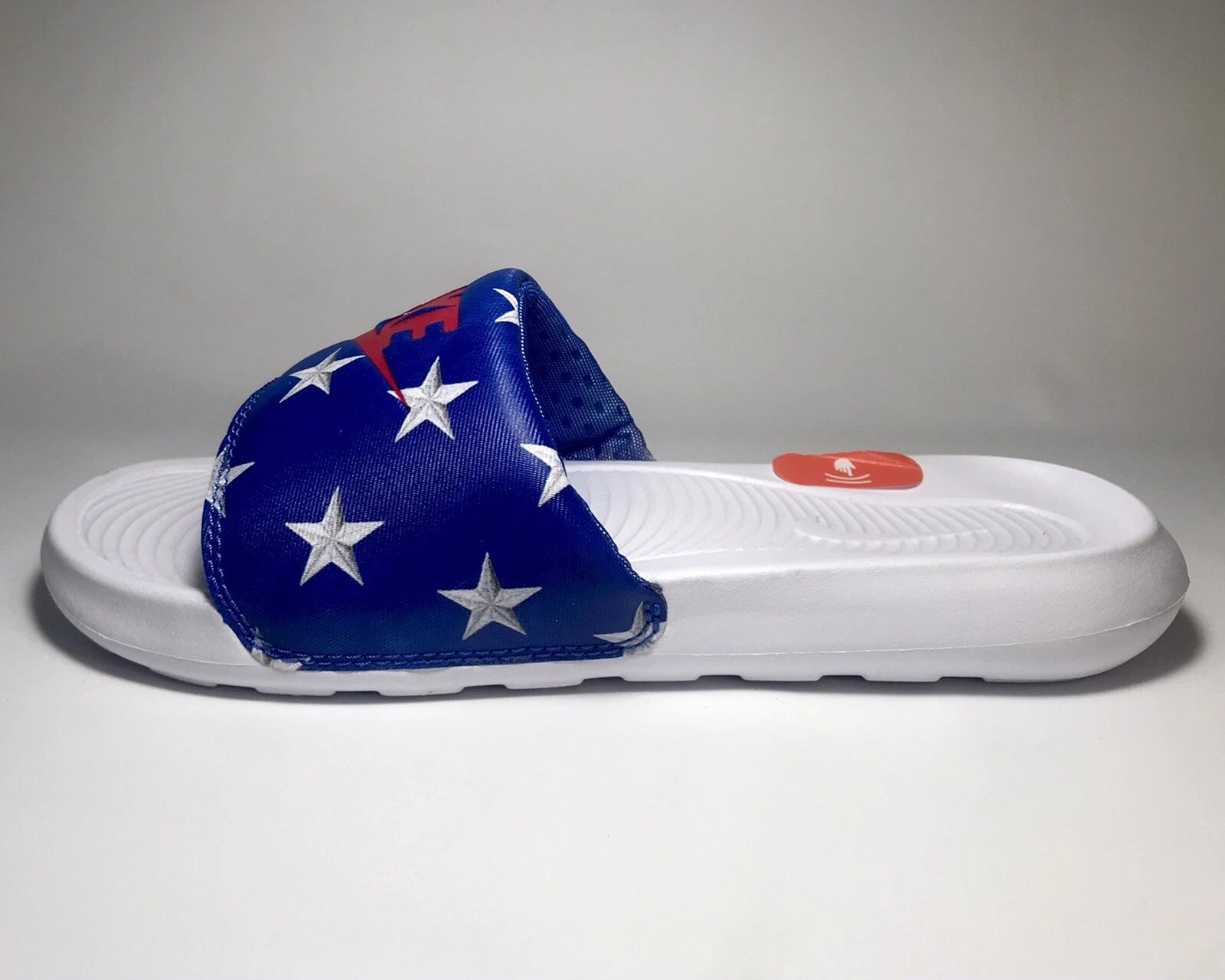 NIKE VICTORI ONE Women's Printed Slide Size 7 White/Multicolor Style #CN9676 400