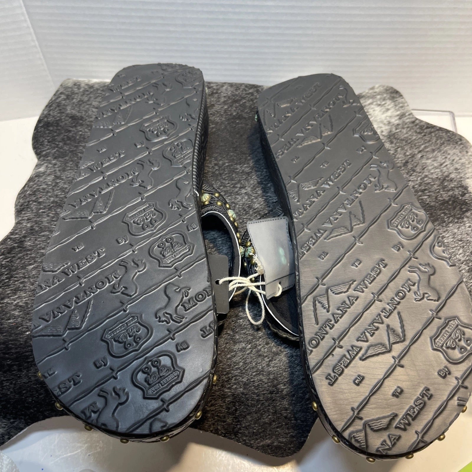 Montana West Black Embossed w/Studs Western Style Wedge Sandals Sz11-11.5