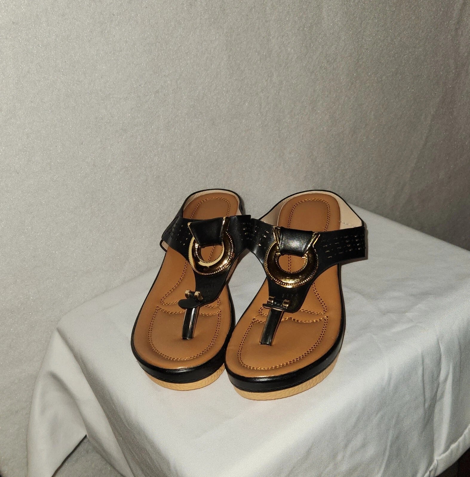 Women's Black Fashionable Wedge Flip-Flops Size 6.5