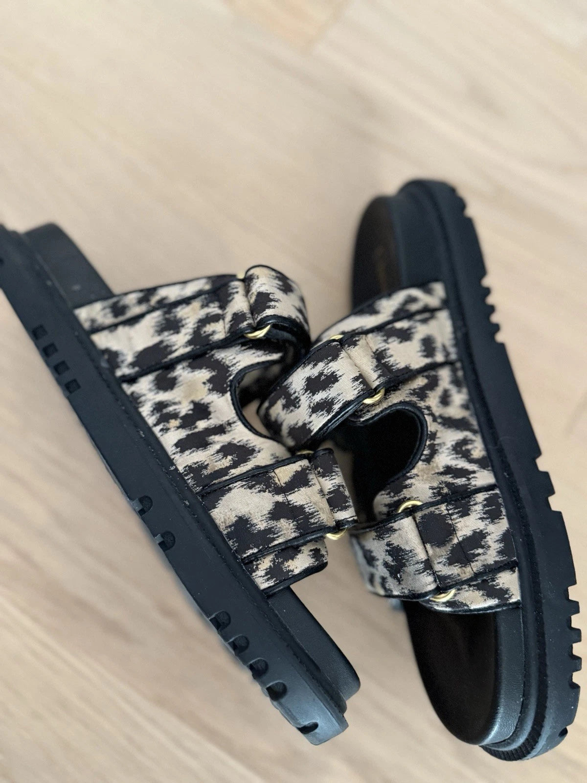 Sandle Slides High Fashion Size 7 women Leopard Animal Style Birks CD