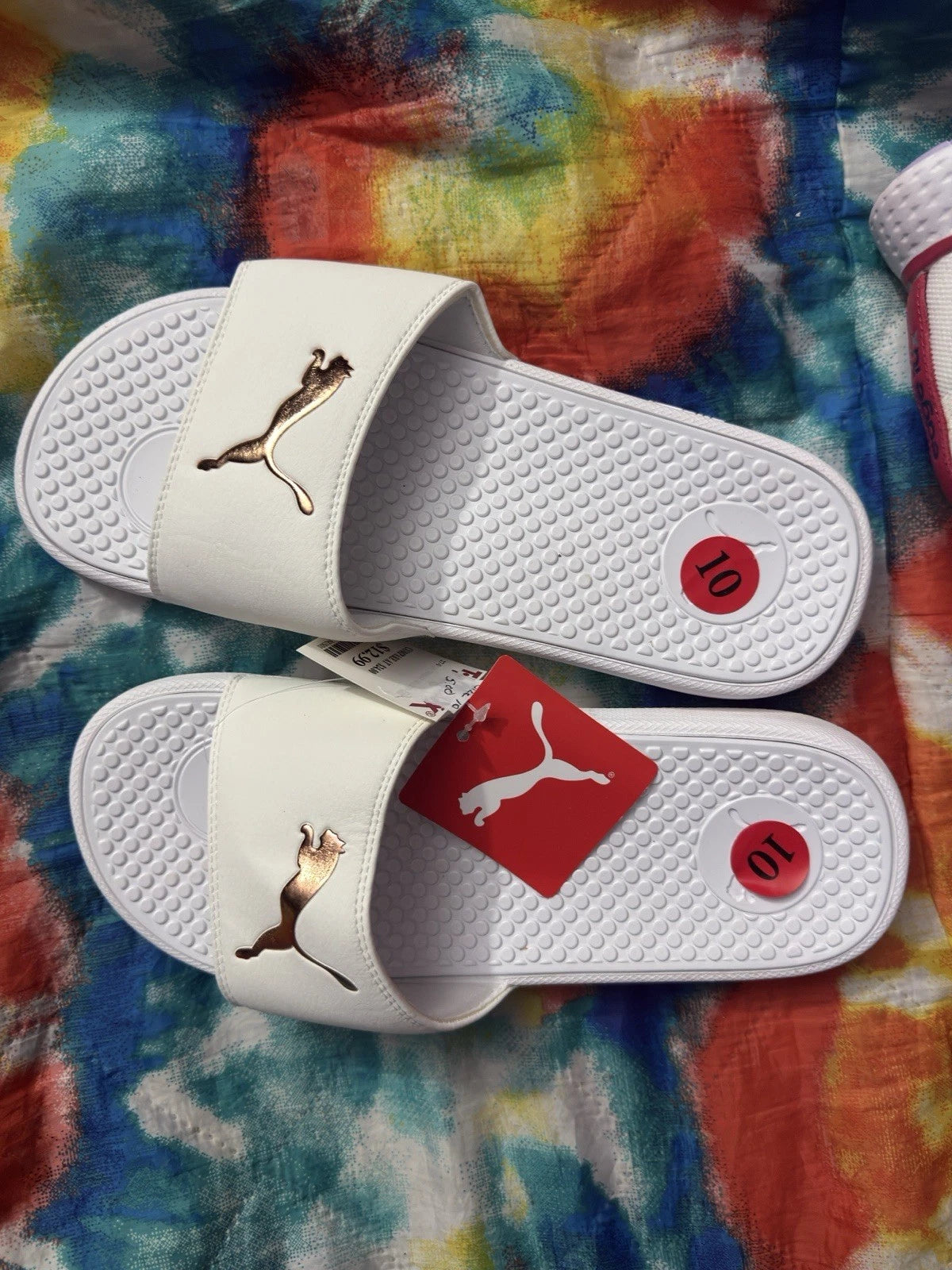 PUMA  Womens  Slides Sandals White Gold Casual Fashion Size 10 Retro NEW Fashion