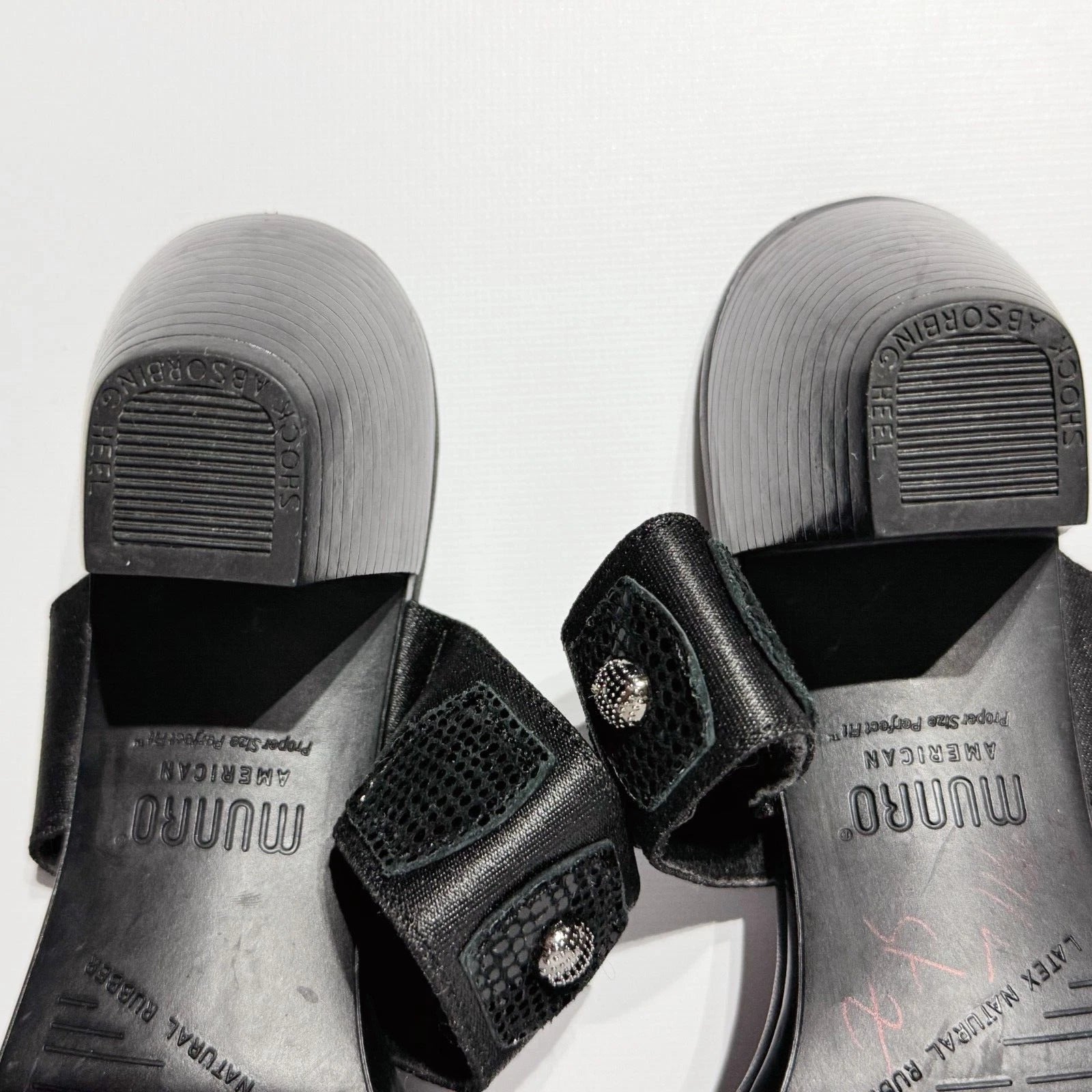 MUNRO AMERICAN Black Snakeskin Style Leather Heeled Slide Sandals Women Size 8N