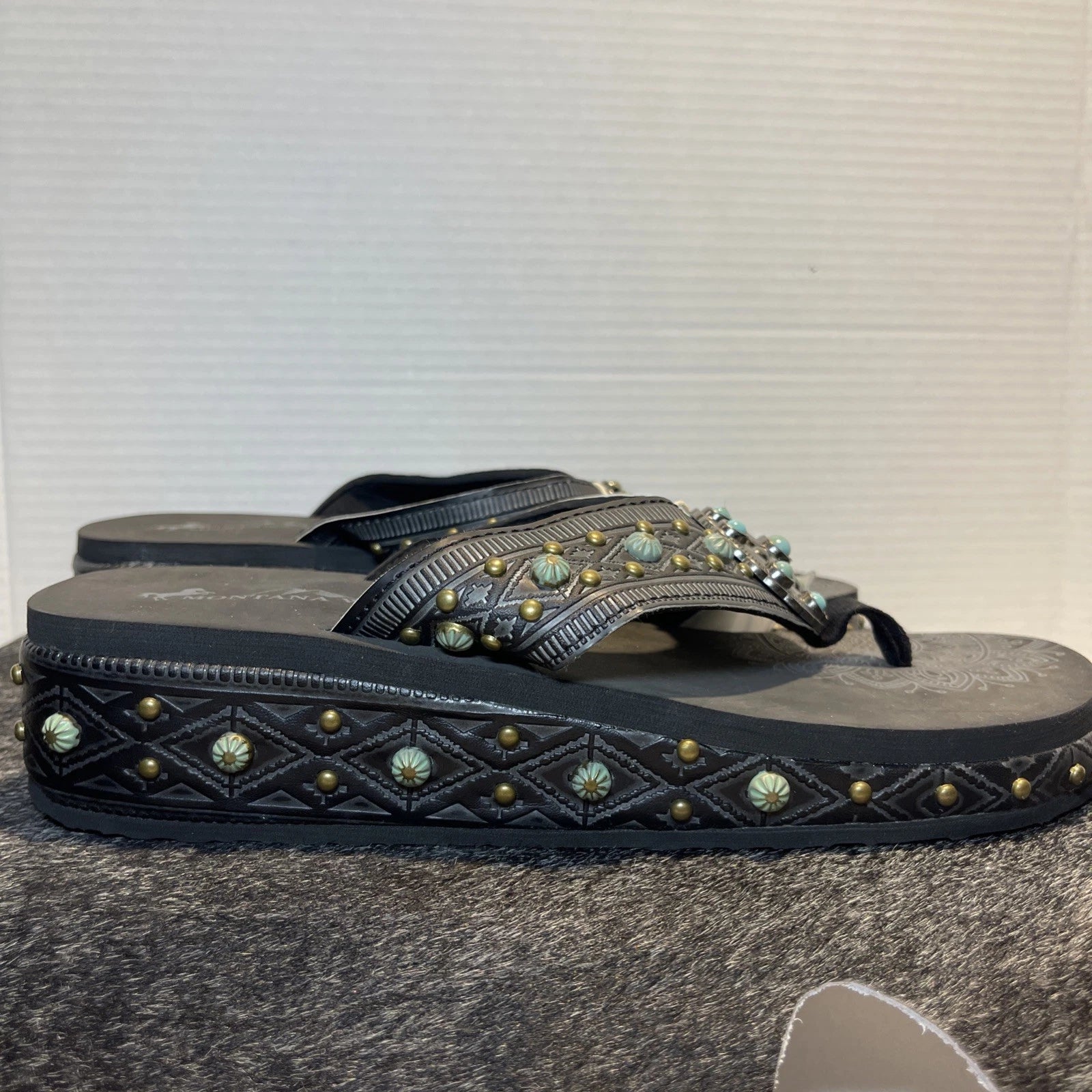Montana West Black Embossed w/Studs Western Style Wedge Sandals Sz11-11.5