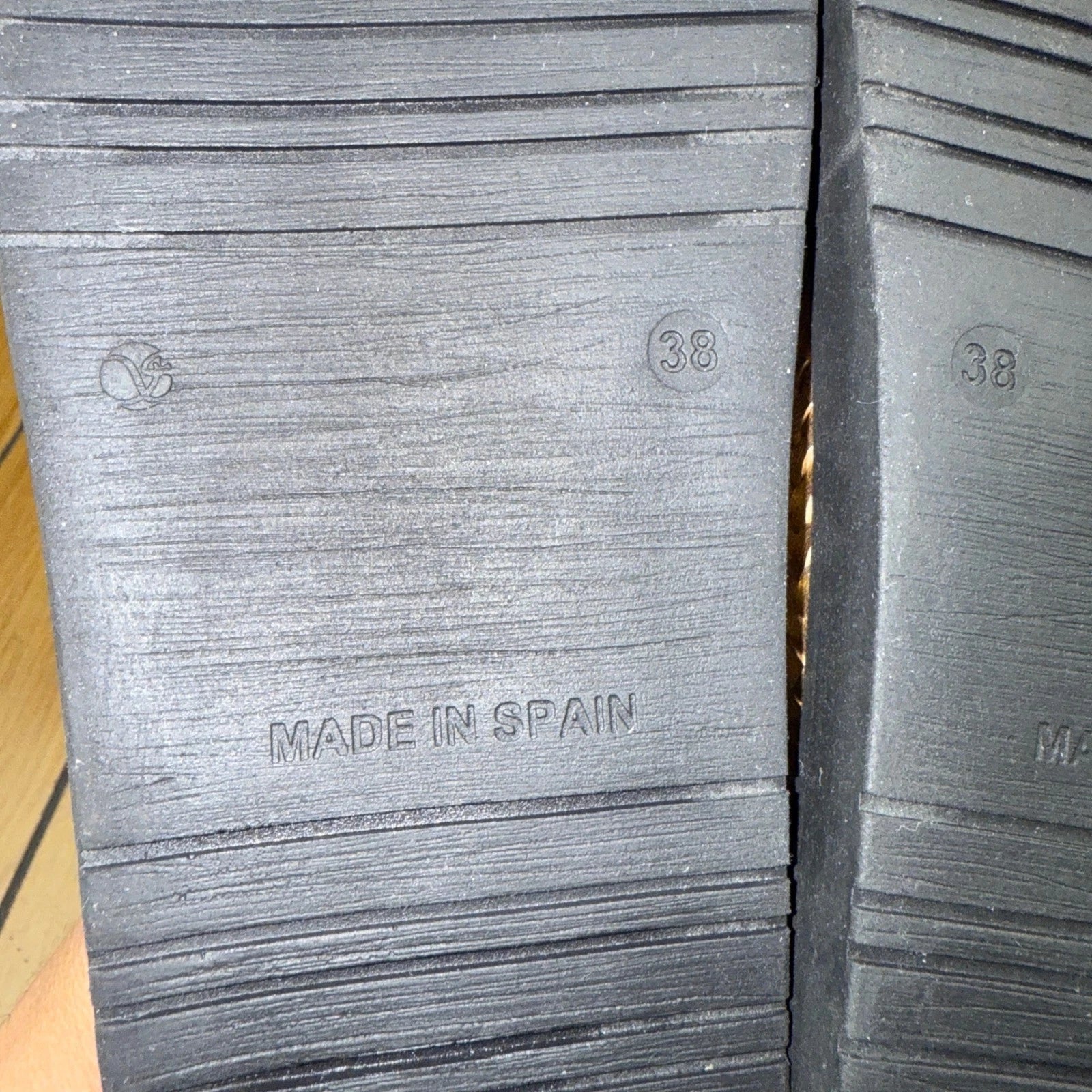 Yokono Gold Woven Leather Adjustable Buckle Slides Sandals Size 7.5