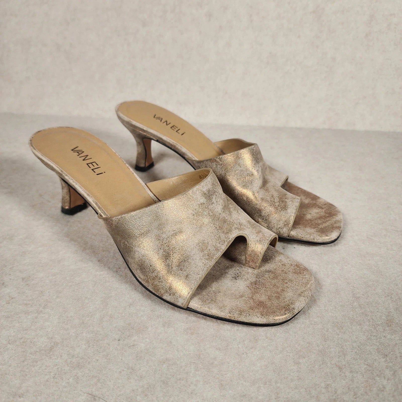 VanEli Kitten Heel Mules Thong Sandal Slides Gold Metallic 8.5M
