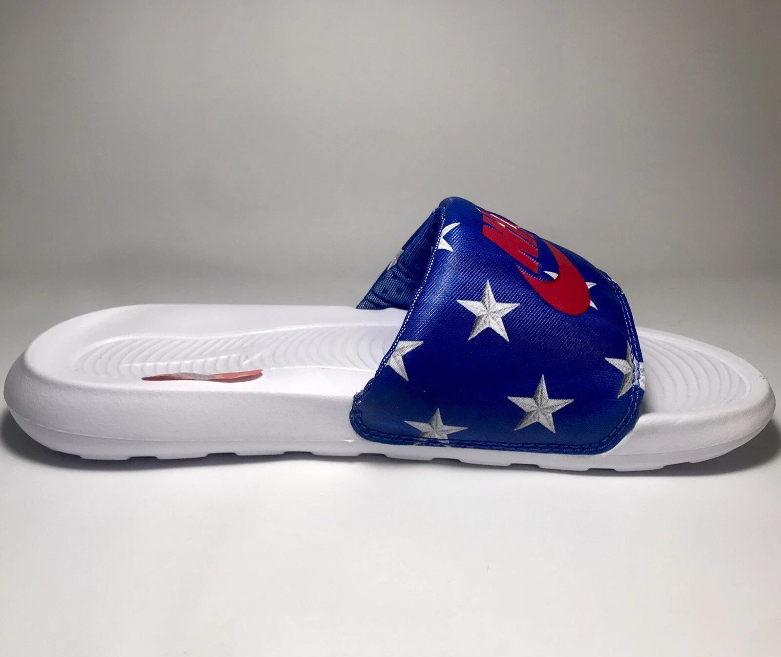 NIKE VICTORI ONE Women's Printed Slide Size 7 White/Multicolor Style #CN9676 400