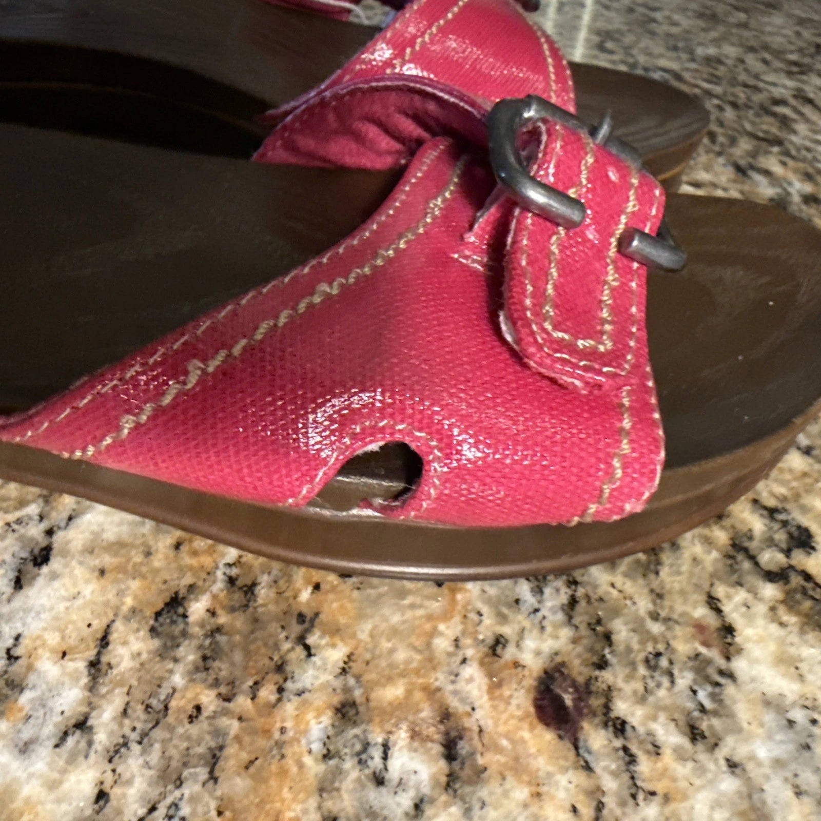NEW Dr. Scholl's Women's Size 7 Wood Style Sandals with Pink Straps