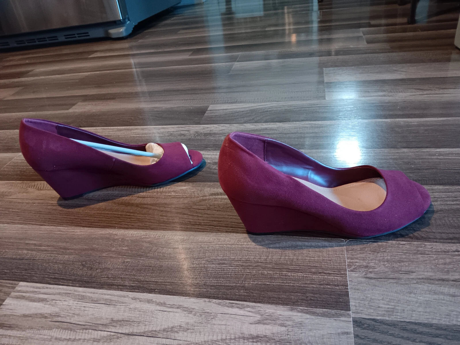 Torrid women's peep toe miniwedge suede style, size 7W burgundy shoes, NEW