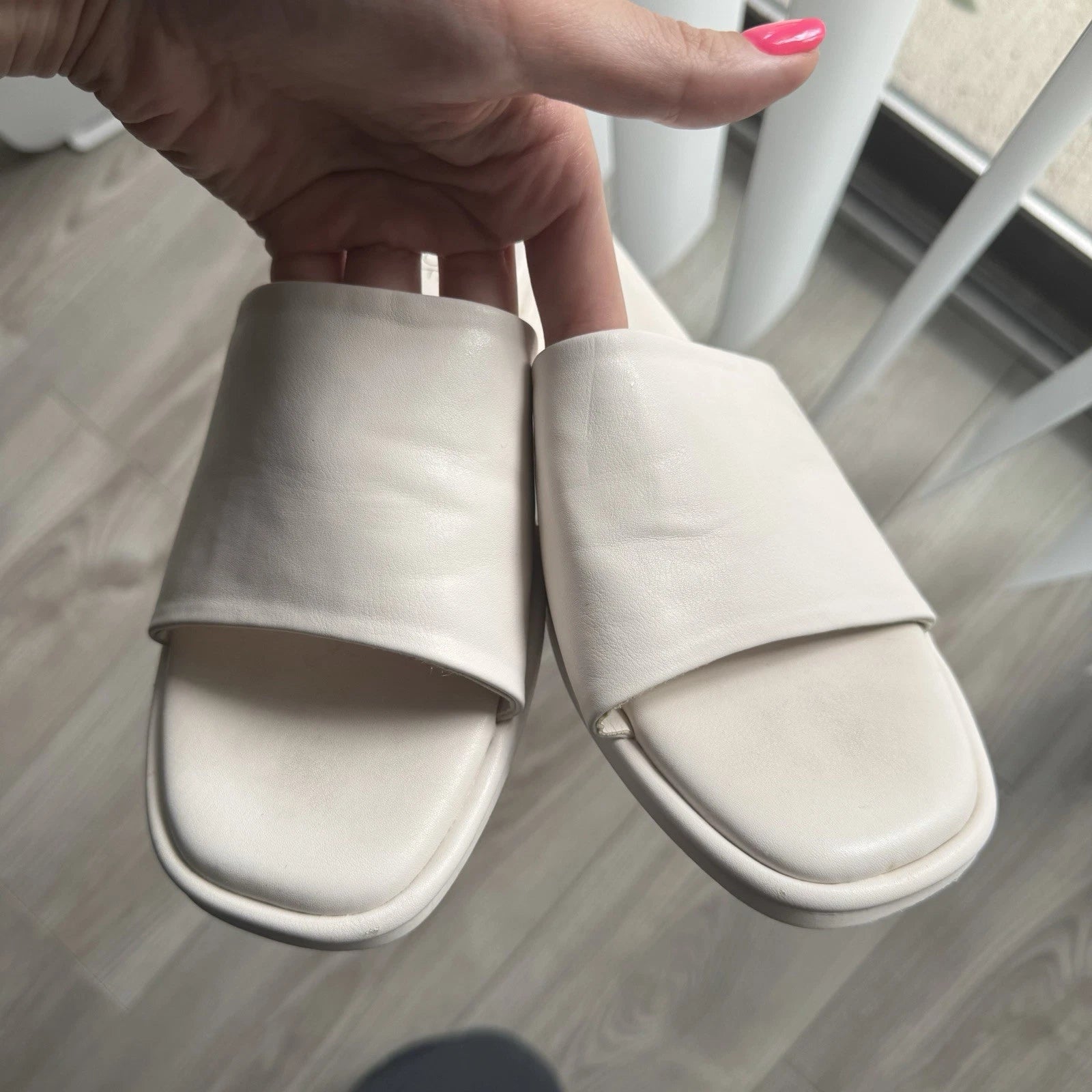 Rachel Zoe White Faux Leather Slip-On Cushioned Slides Sandals Womens size 9.5