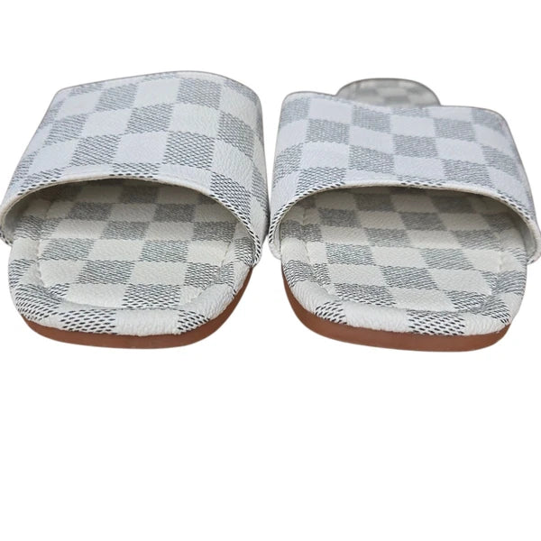 Womens Faux Leather Gray White Checkered Open Toe Flats Slide Sandals Size 9