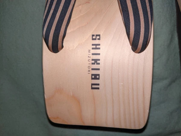 Mizutori Shikibu Modern Style Geta Sandal Red/Navy S.