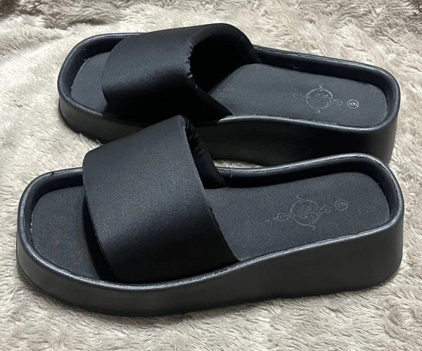 Sole Mates Black Slip On Platform Wedge Slides Sandals Womens Size 6
