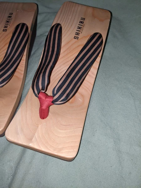 Mizutori Shikibu Modern Style Geta Sandal Red/Navy S.