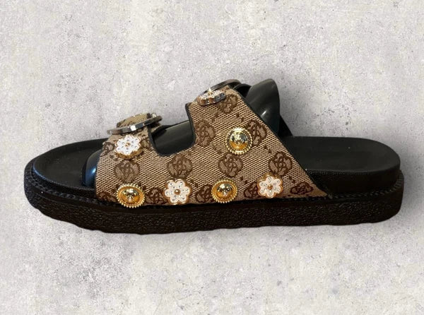 Vittorio Ventura Women’s Size 10 Buckle Embellished Thick Sole Slide Sandals