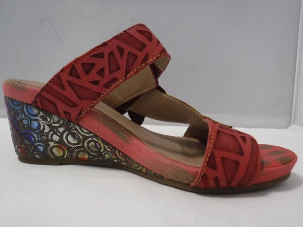 L’artiste By Spring Shayla Wedge Sandal Size 39 / 8.5 Red Green Floral Appliqué