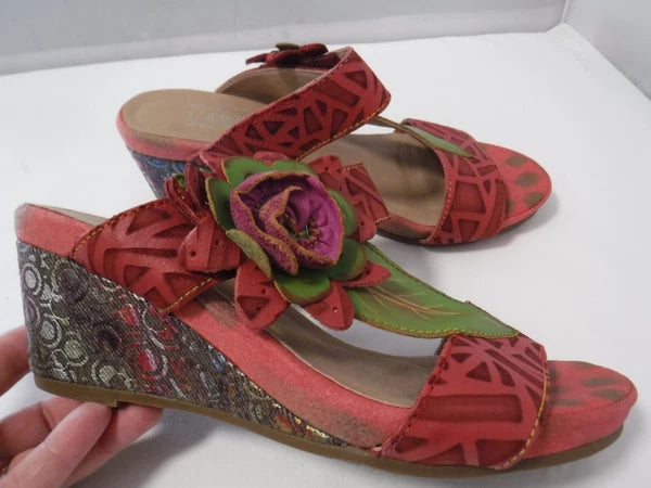 L’artiste By Spring Shayla Wedge Sandal Size 39 / 8.5 Red Green Floral Appliqué