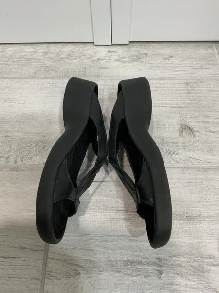 Tatami By Birkenstock Women’s 10 US/ 41 EU Black Leather Cross Strap Sandals