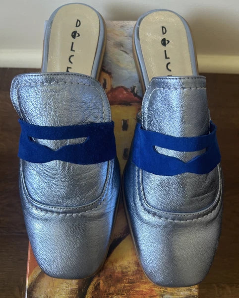 NWOB Women's Dolce Made in Greece Blue Summer Closed Toe Mules Sandals Size 7M