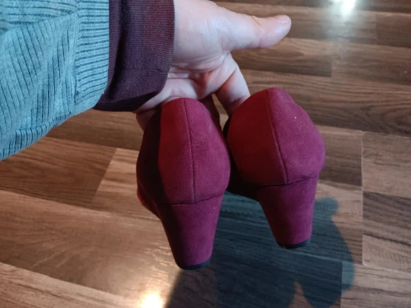 Torrid women's peep toe miniwedge suede style, size 7W burgundy shoes, NEW