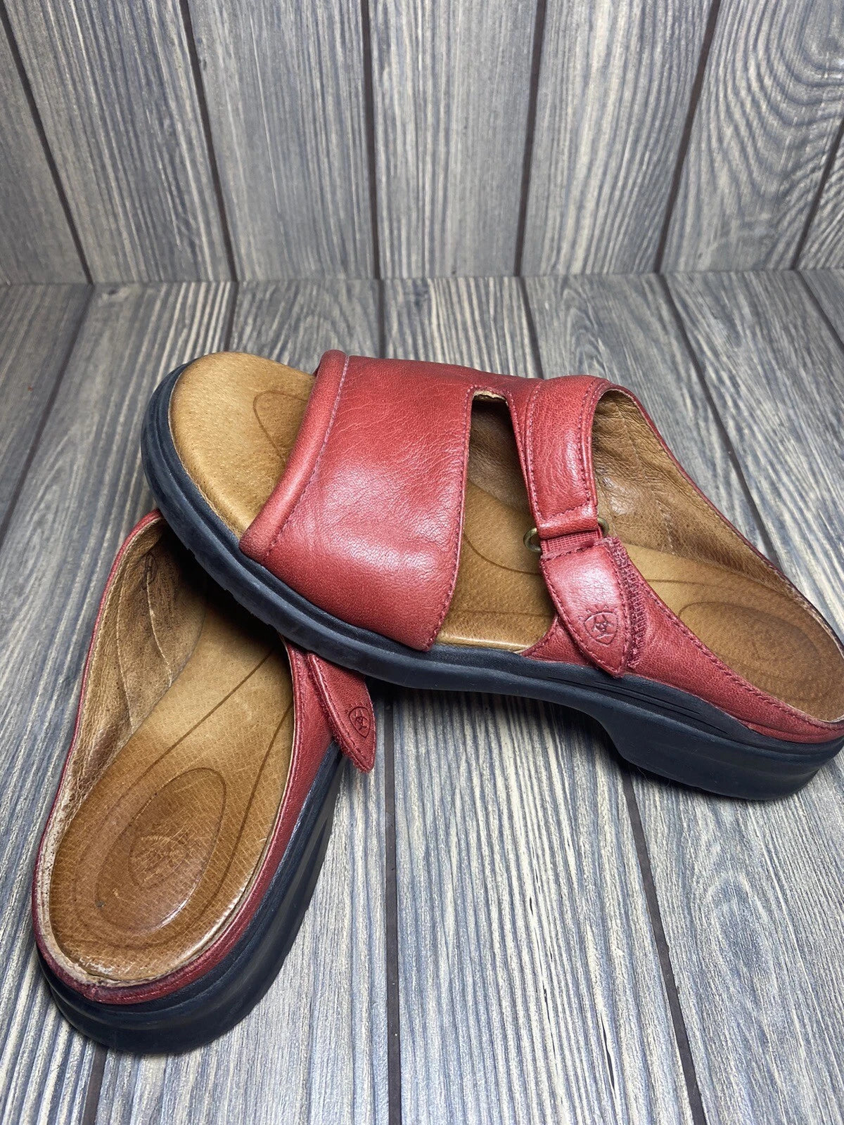 ARIAT Women’s Sandals Size:6.5B Style# 94160 Red Leather Open Toe Slides Sandals
