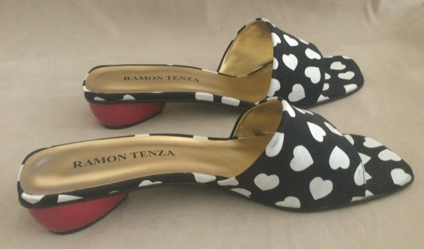 Vintage Ramon Tenza Black & White Heart Slide Sandals Size 9 1/2B