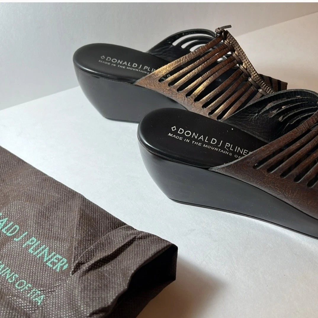 Donald Pliner Women's Bronze Metallic Leather Wedge Slide Sandals 8.5M Chaya