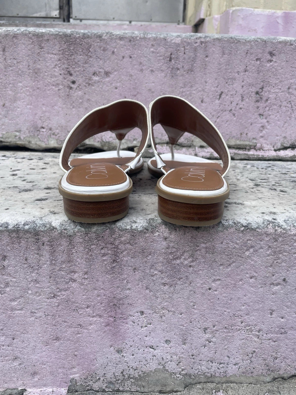 Calvin Klein Farley White/Silver Leather Sandals Women’s Size 11 – Chic Style
