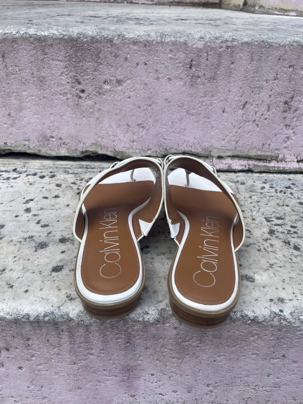 Calvin Klein Farley White/Silver Leather Sandals Women’s Size 11 – Chic Style