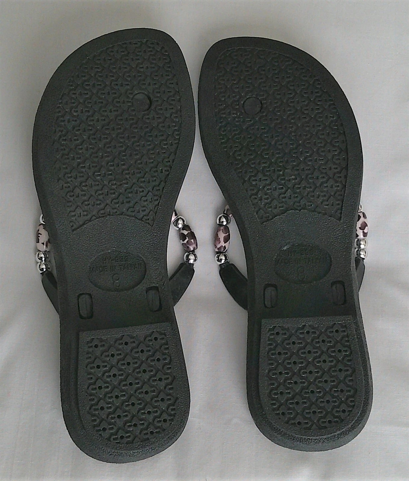 GrandCo Silver Thong Slide-on Sandal Bead Straps Silver 1" Heel Size 8M