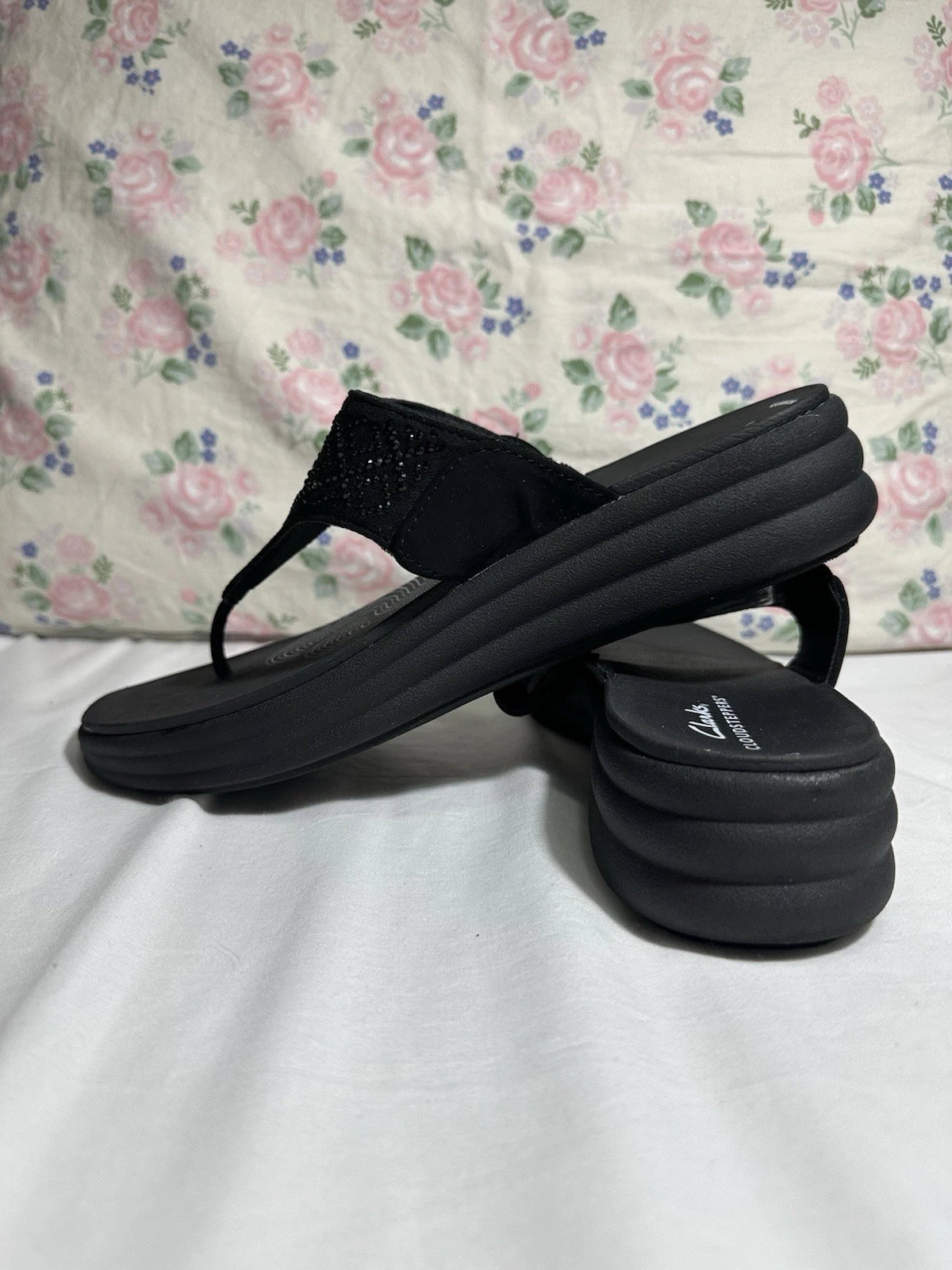 Clarks Women's Black Sandals flip flop style women size 10 New without tag