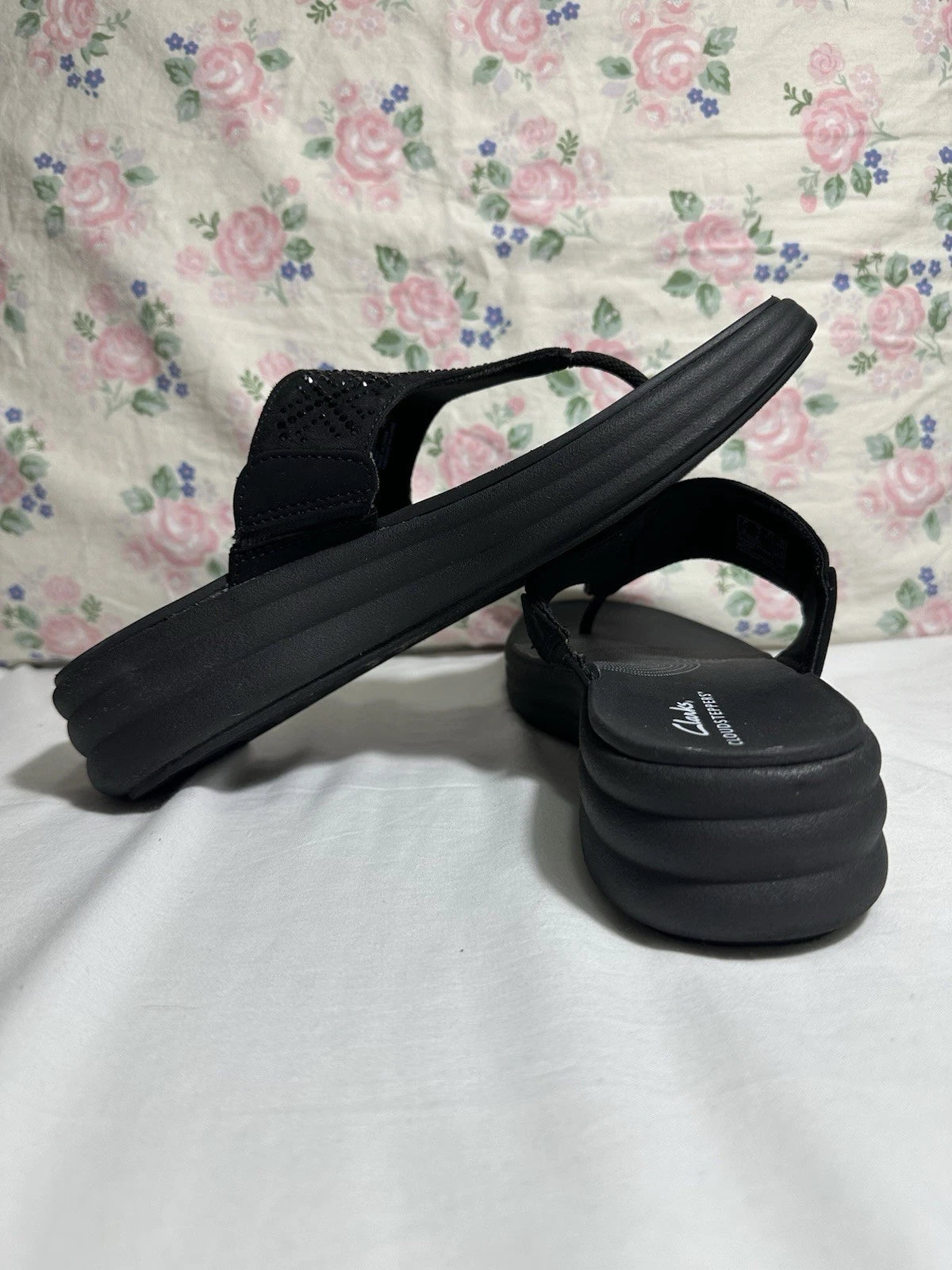 Clarks Women's Black Sandals flip flop style women size 10 New without tag