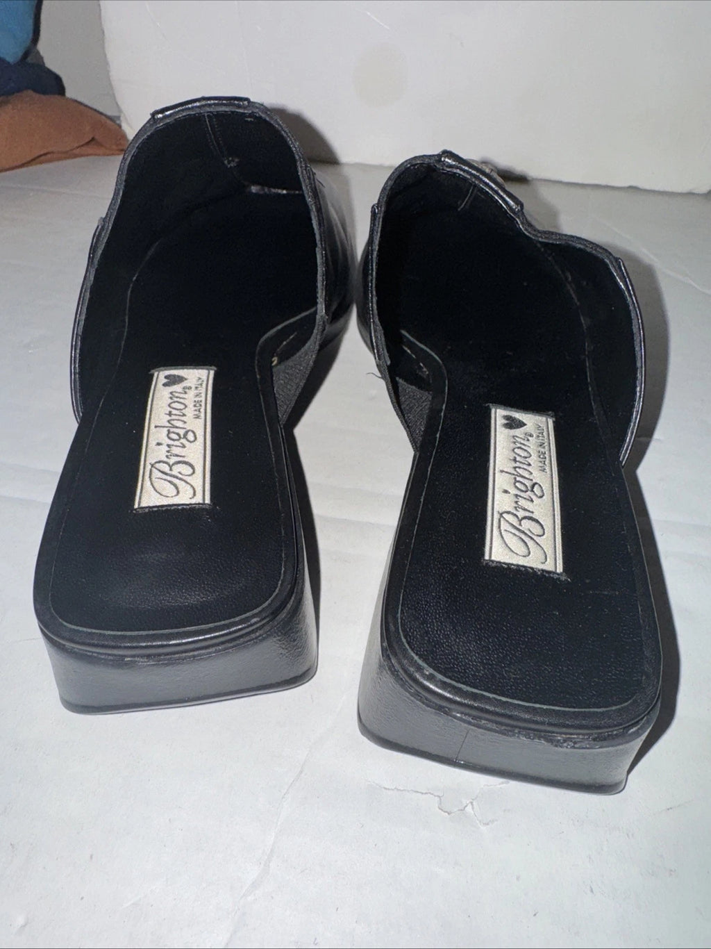 Brighton Bardot Black Leather Slides Silver Accent Low Heel Sandals Size 7 1/2