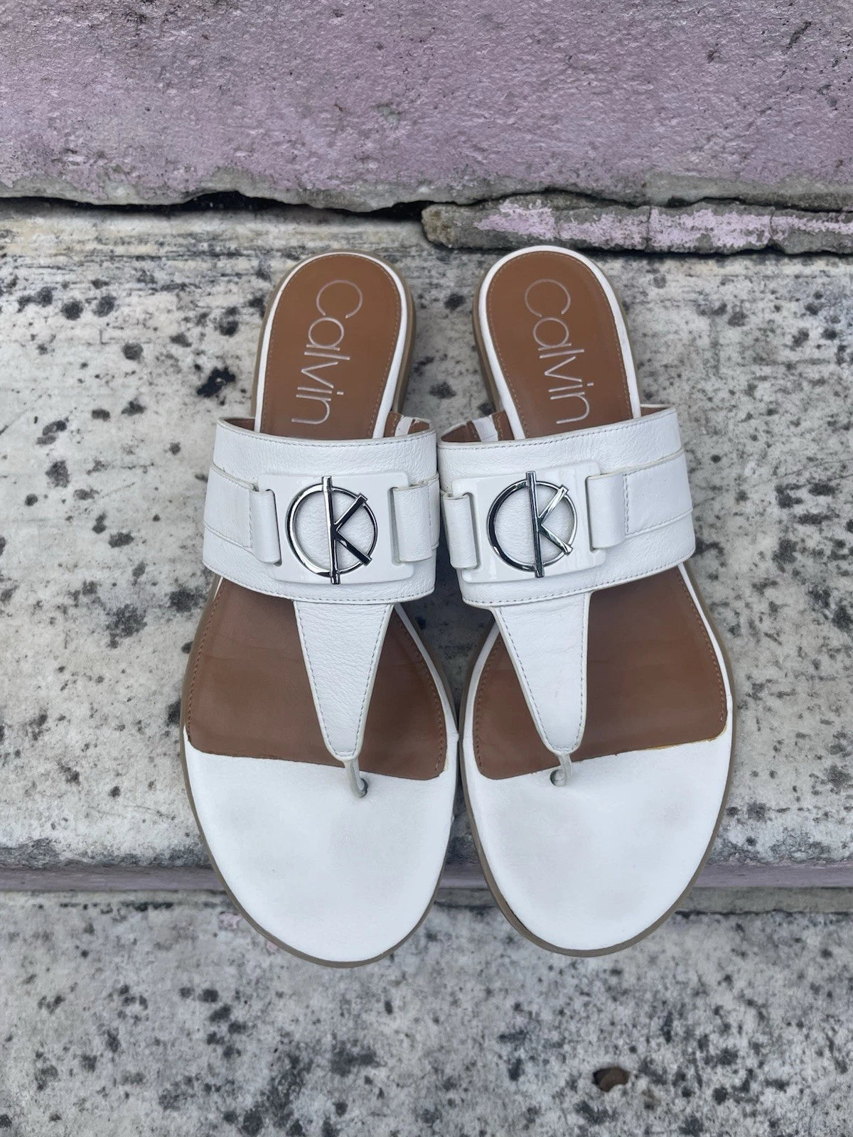 Calvin Klein Farley White/Silver Leather Sandals Women’s Size 11 – Chic Style
