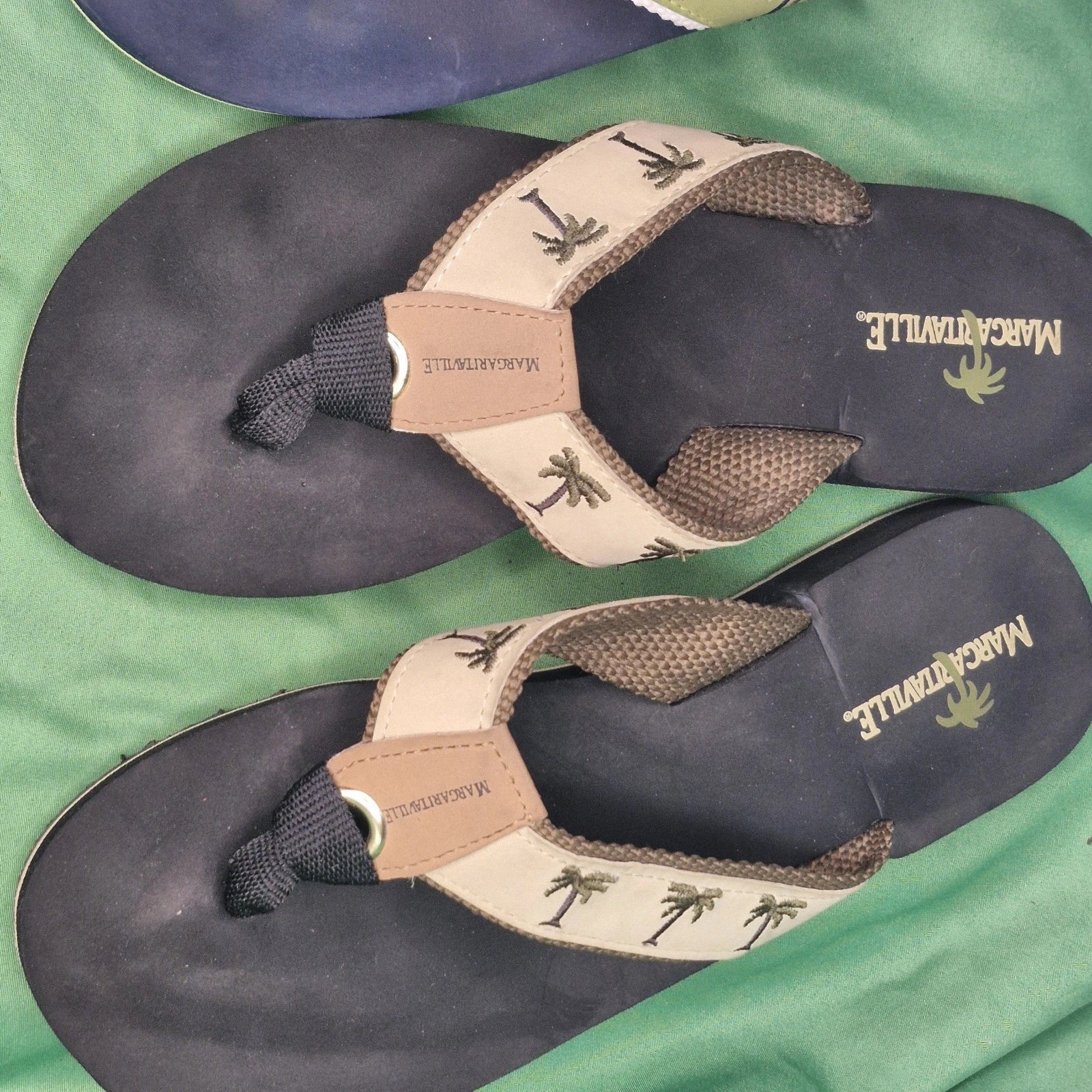Lot 2 Margaritaville Flip Flops Breezy Wedge Style Tan & Green Palm Trees Size 8