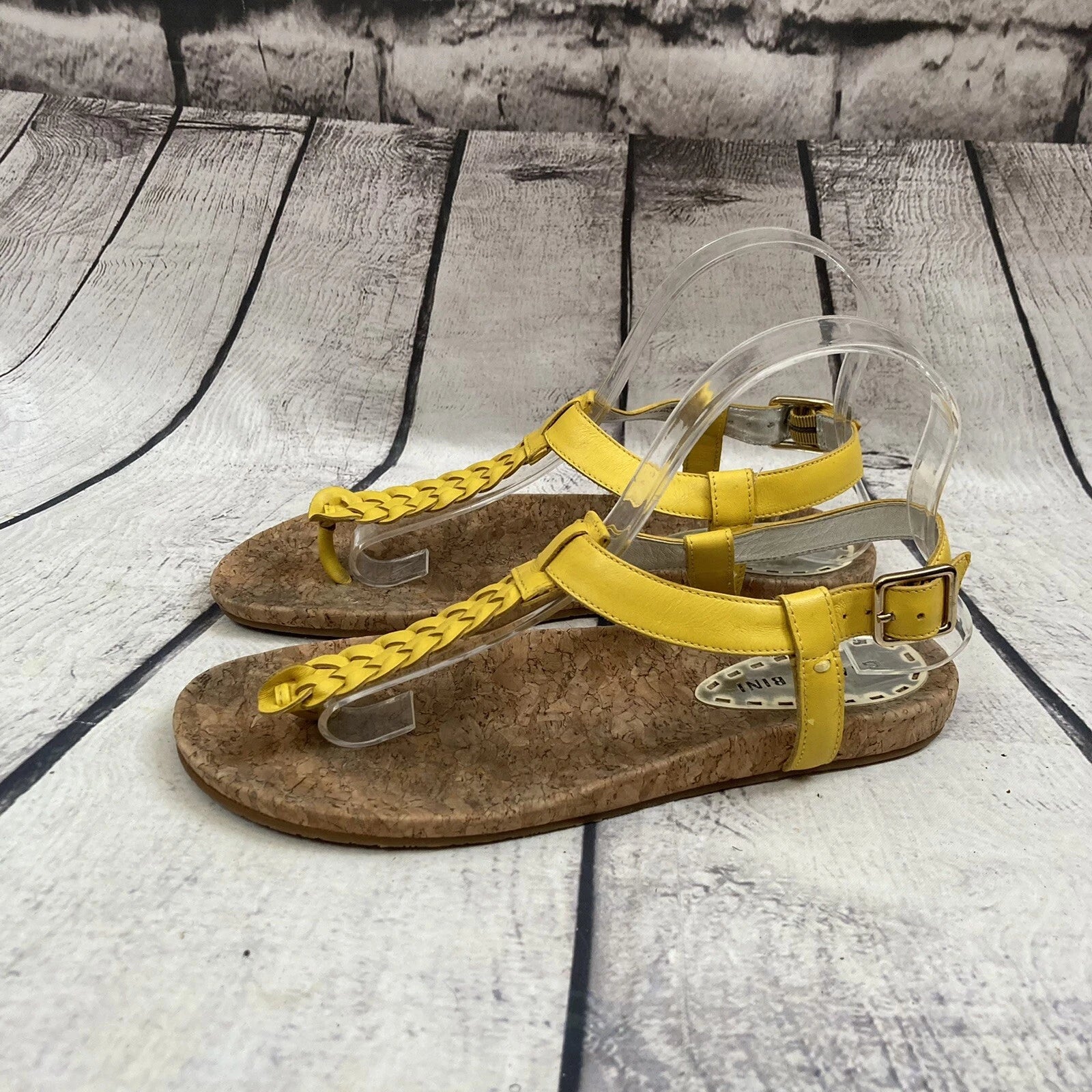 GIANNI BINI Sandal Womens 8 Windsor731 Empre Braided Leather Yellow Thong Flat