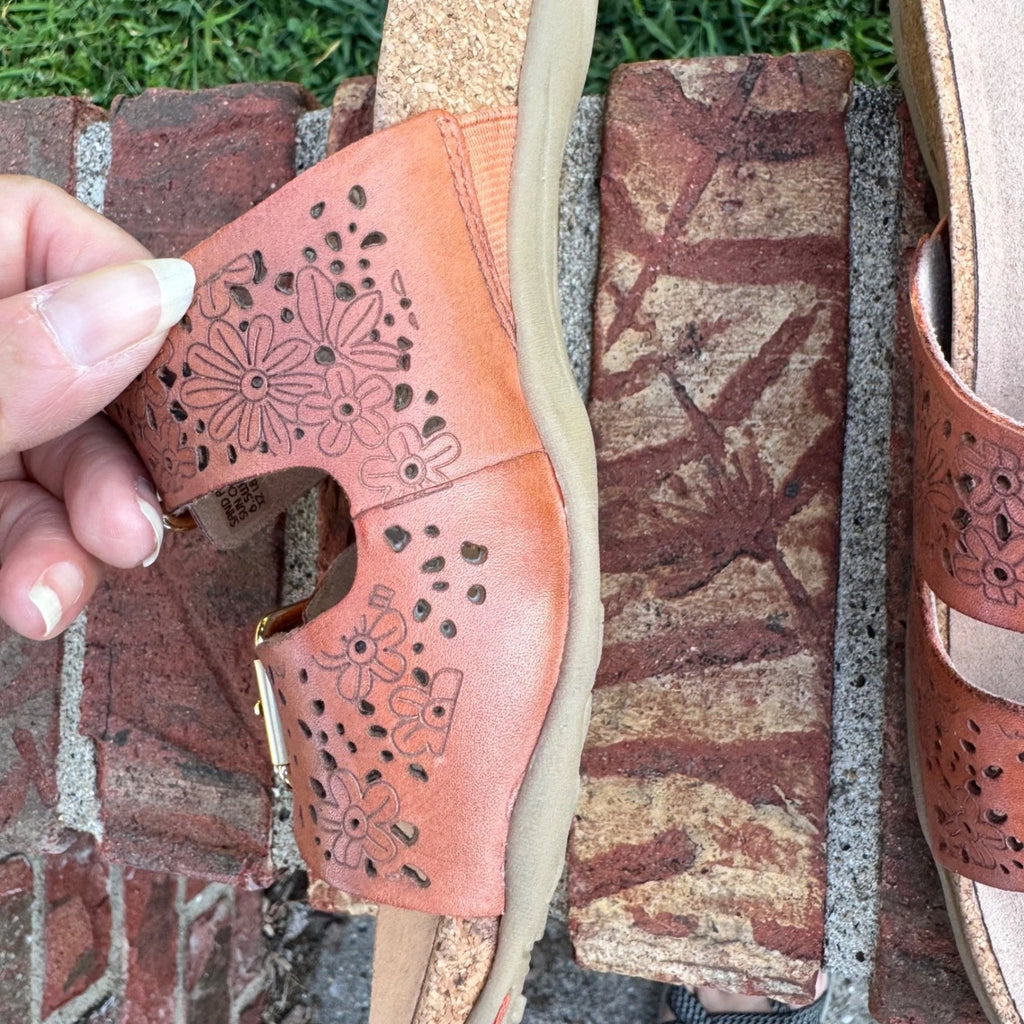 Earth Antigua 6.5 Wide Sun Orange Leather Floral Cutout Buckle Slide Sandals NEW