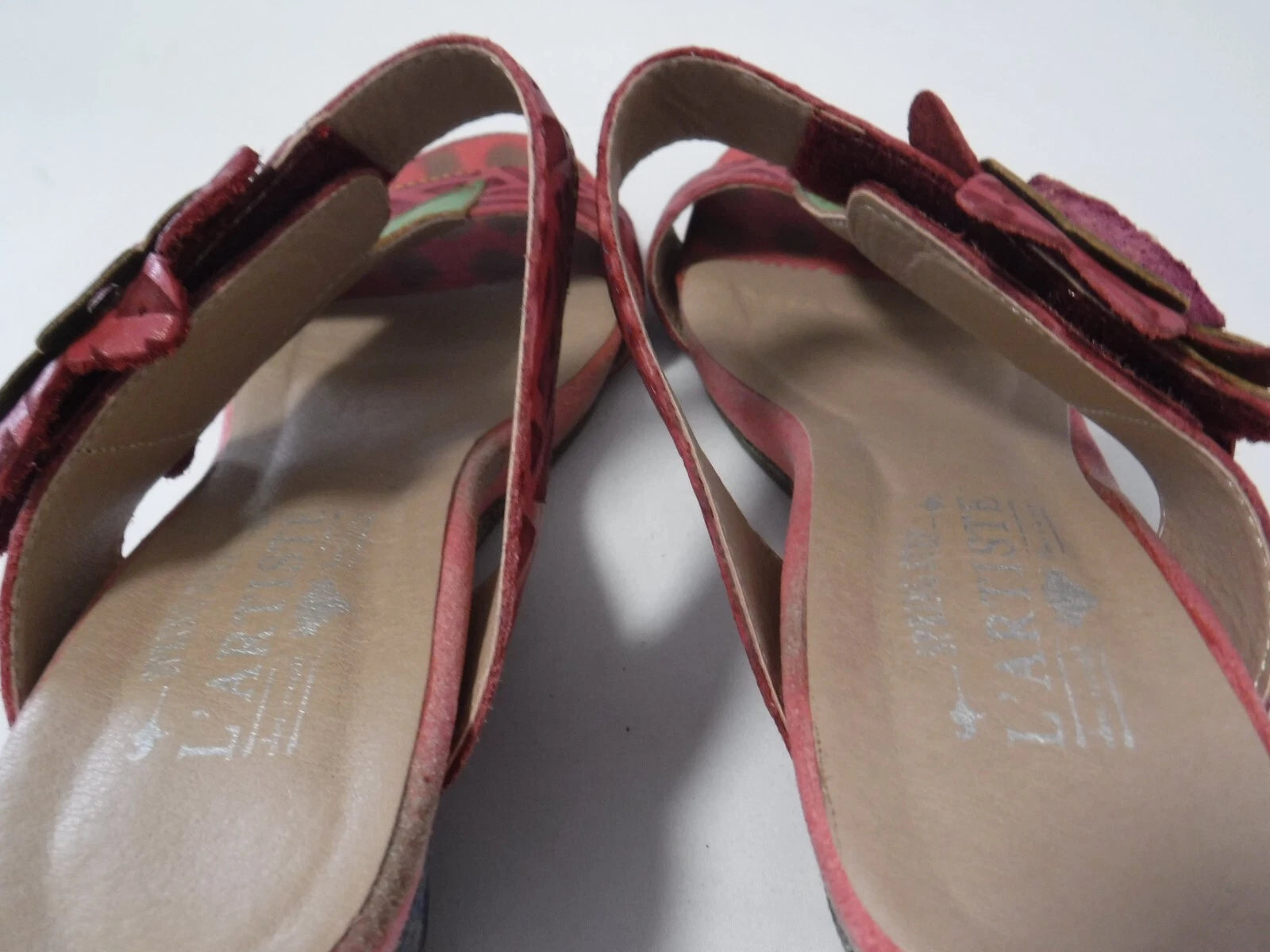 L’artiste By Spring Shayla Wedge Sandal Size 39 / 8.5 Red Green Floral Appliqué