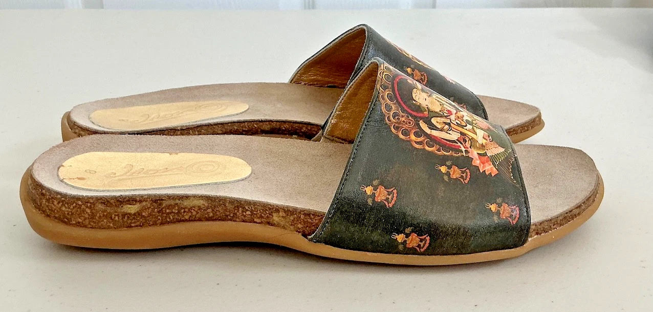 ICON Women's RARE Asian Theme Brown Art-to-Wear Slide Wedge 8M NEW